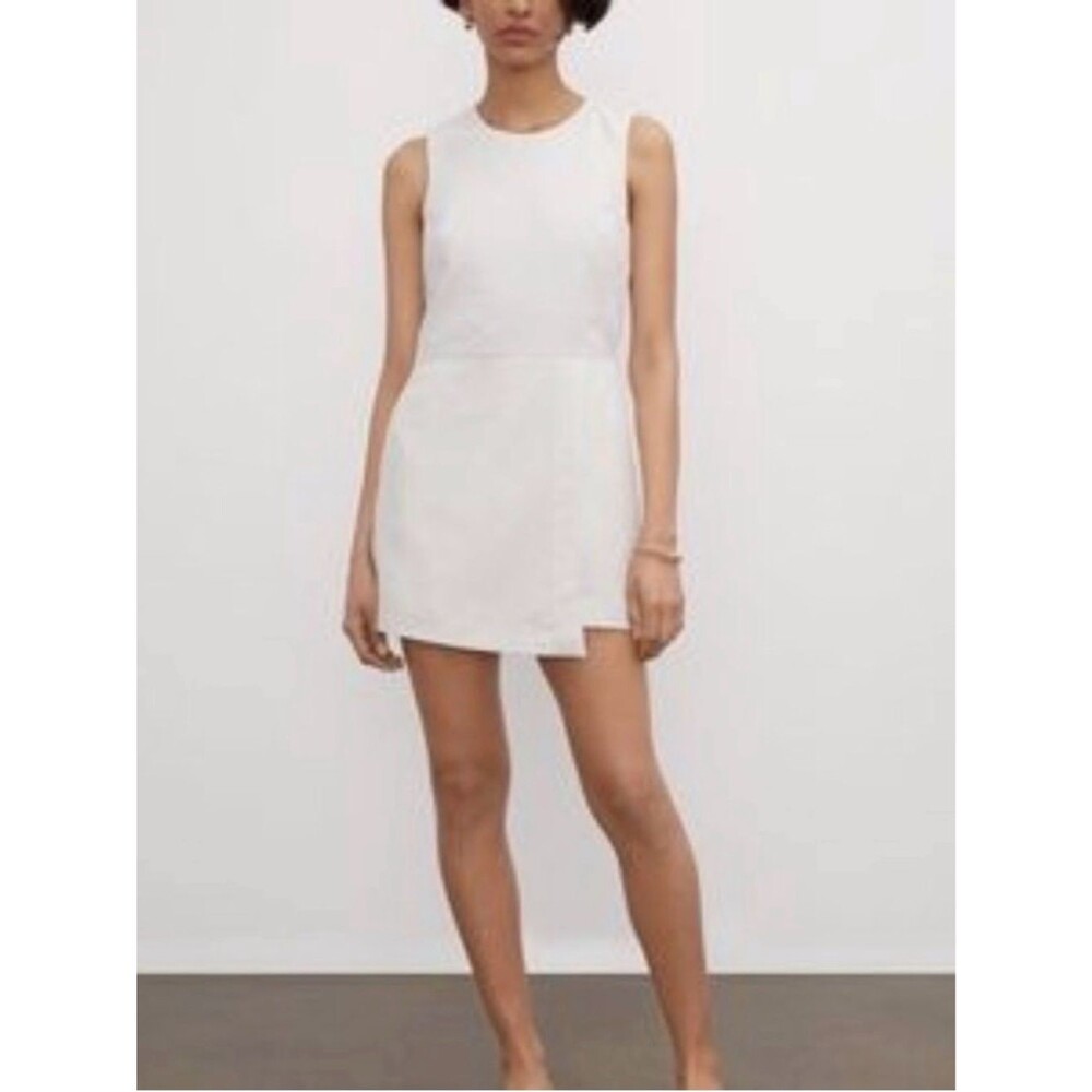 Club Monaco Wrap Romper Skort White Linen Size 8 Classic Summer Preppy Coastal
